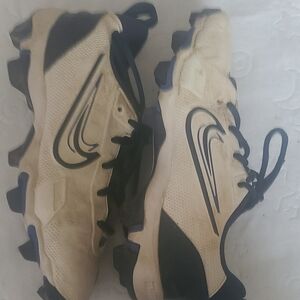 Nike Kids Sneakers in Cream and Black